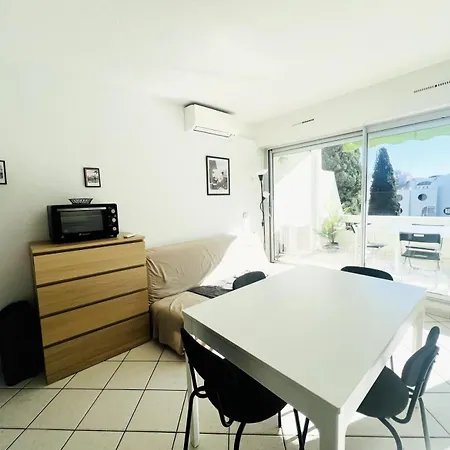 Port Vincent - Dans Avec Piscine Mae-1114