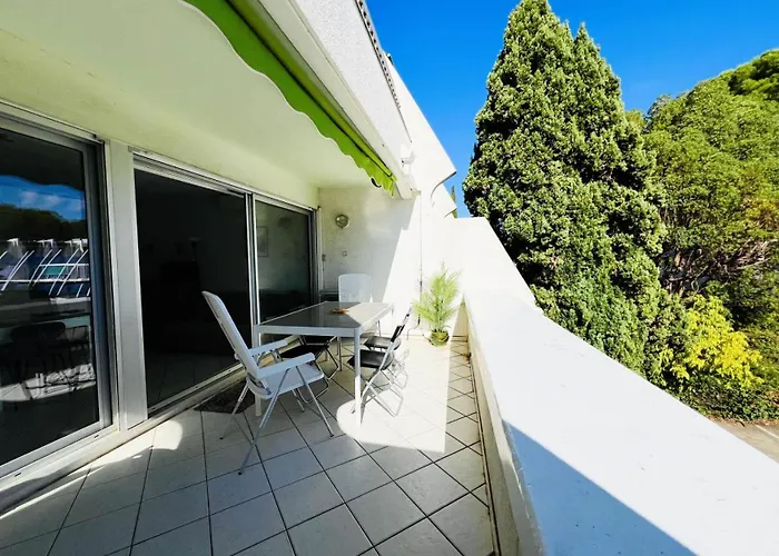 Port Vincent - Dans Avec Piscine Mae-1114