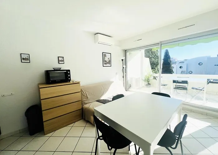 Port Vincent - Dans Avec Piscine Mae-1114